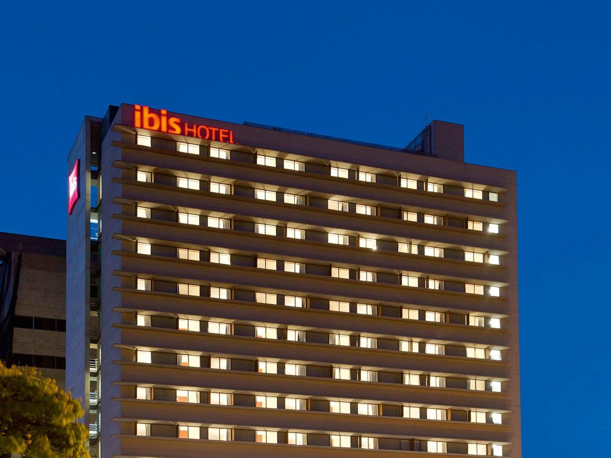 Отель Ibis Медельин Экстерьер фото