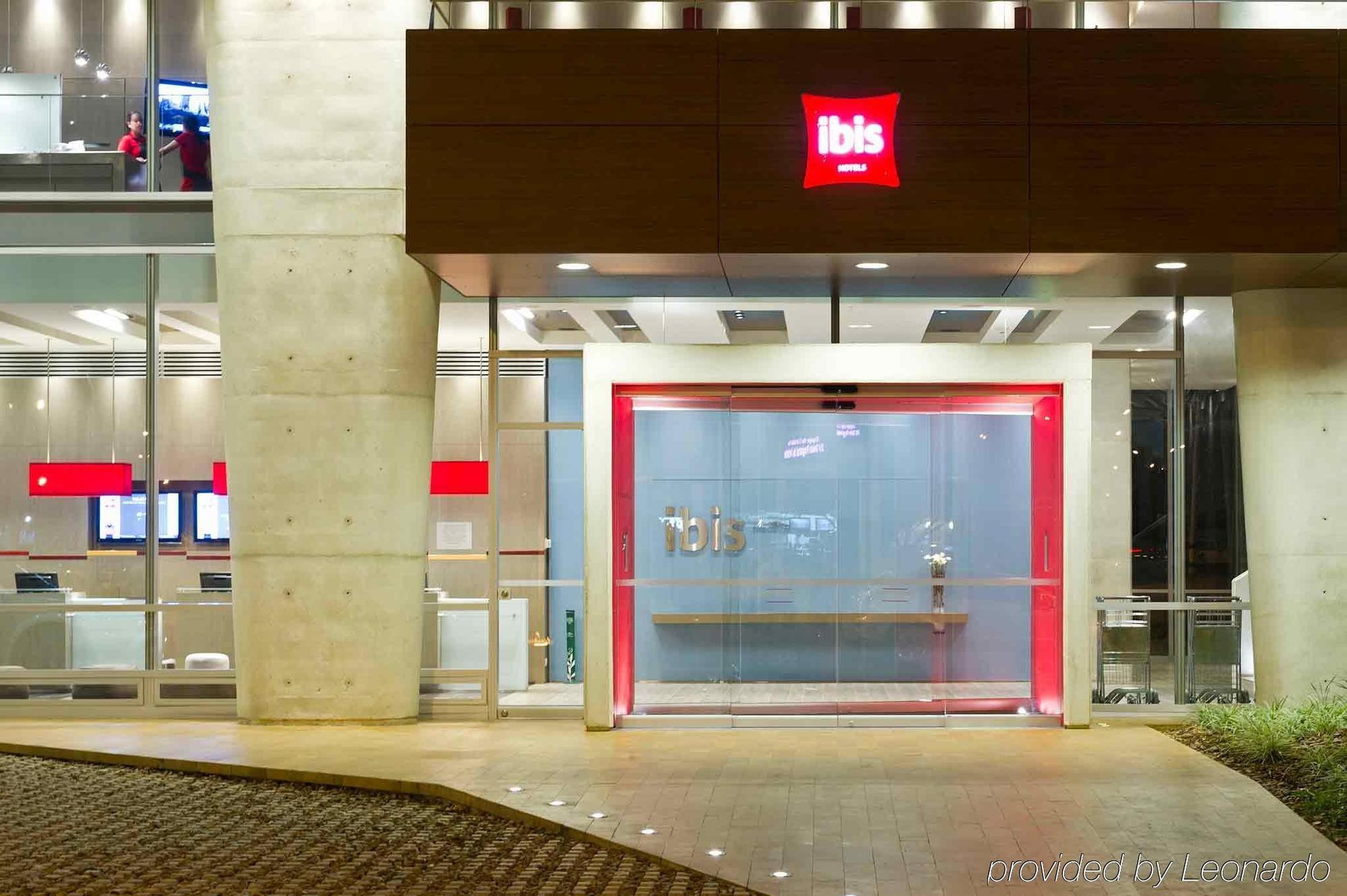 Отель Ibis Медельин Экстерьер фото